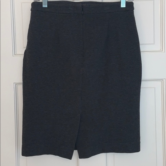Banana Republic Pencil Skirt- size 4 - Picture 2 of 4